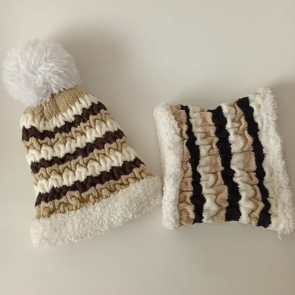 شال و کلاه پسرانه خزدار رینگی مدل بابانوئل بافتنی کد 37 - تصویر 8