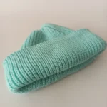 کلاه تک زنانه گل بابونه مدل بافتنی کد 52 - تصویر 4