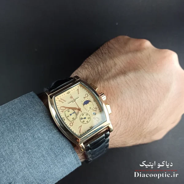 جزئیات قاب استیل طلایی و شیشه کریستال ضدخش ساعت کنستانتین DO1172