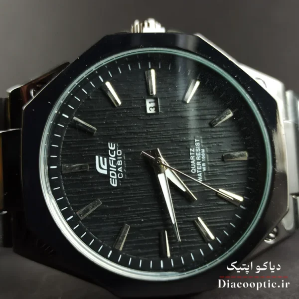 شیشه کریستال ضدخش ساعت مچی مردانه چند ضلعی کاسیو Do1248 از زاویه مورب