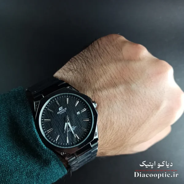 نمای پشت قاب و حک برند داخل صفحه در ساعت کاسیو Do1248