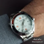 نمای نزدیک تقویم روز شمار و عقربه ها در ساعت کیمسون Kim1163